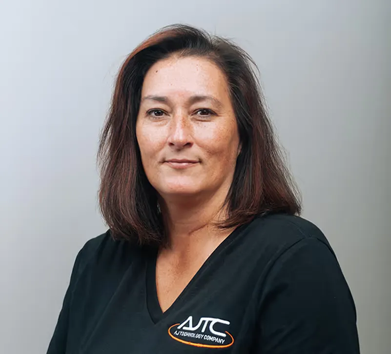 Tina Bennecke, Office Manager